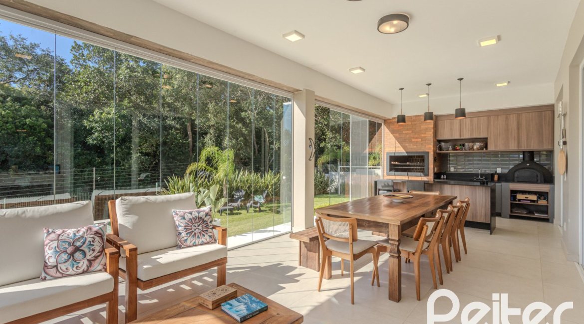 Casa em Condomínio à venda com 340m², 3 dormitórios, 3 suítes, 4 vagas, no bairro Alphaville em PORTO ALEGRE
