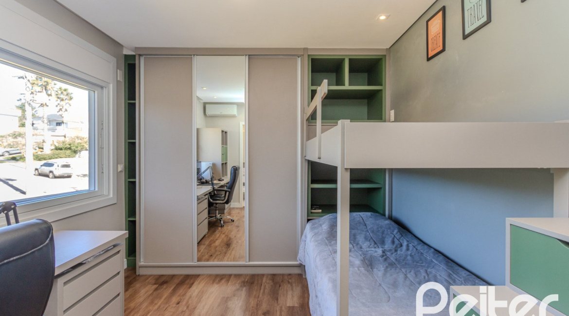 Casa em Condomínio à venda com 340m², 3 dormitórios, 3 suítes, 4 vagas, no bairro Alphaville em PORTO ALEGRE