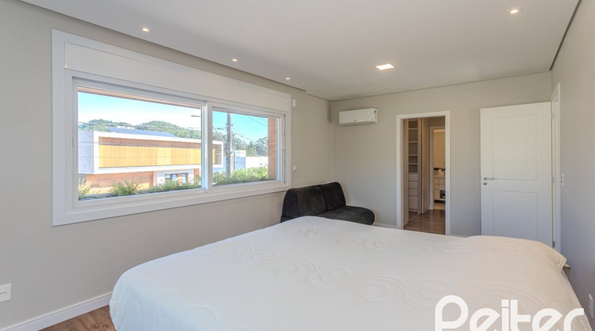 Casa em Condomínio à venda com 340m², 3 dormitórios, 3 suítes, 4 vagas, no bairro Alphaville em PORTO ALEGRE
