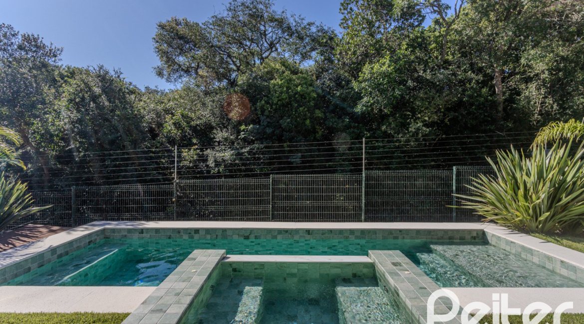 Casa em Condomínio à venda com 340m², 3 dormitórios, 3 suítes, 4 vagas, no bairro Alphaville em PORTO ALEGRE