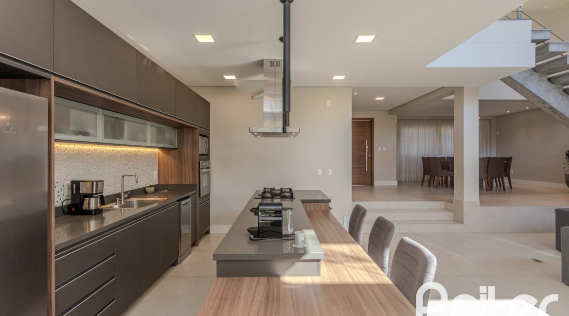 Casa em Condomínio à venda com 340m², 3 dormitórios, 3 suítes, 4 vagas, no bairro Alphaville em PORTO ALEGRE