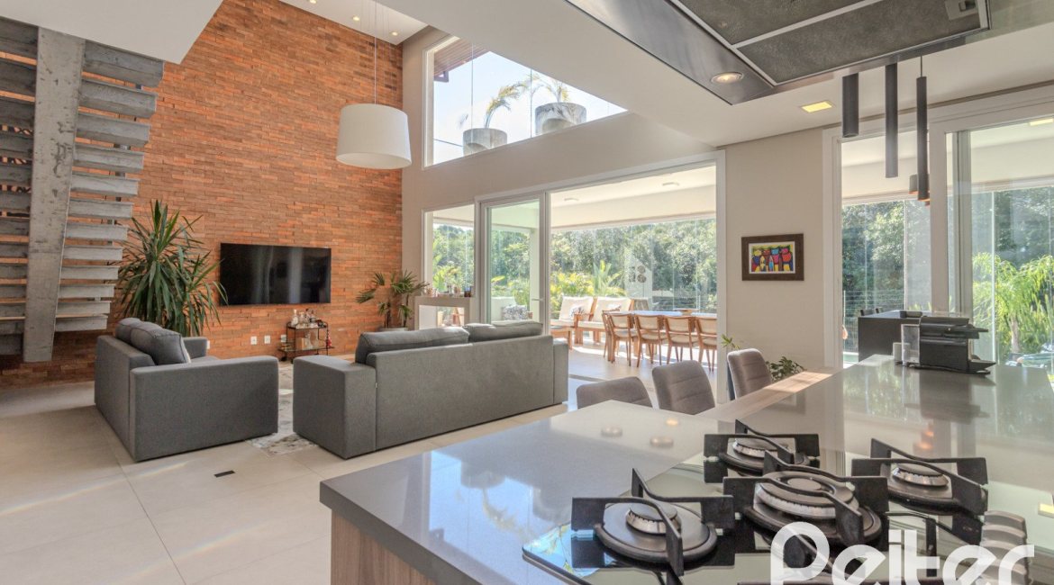 Casa em Condomínio à venda com 340m², 3 dormitórios, 3 suítes, 4 vagas, no bairro Alphaville em PORTO ALEGRE