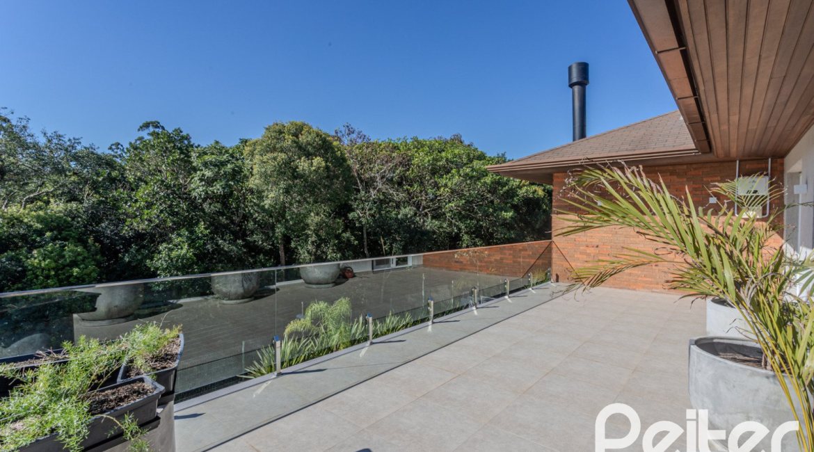 Casa em Condomínio à venda com 340m², 3 dormitórios, 3 suítes, 4 vagas, no bairro Alphaville em PORTO ALEGRE