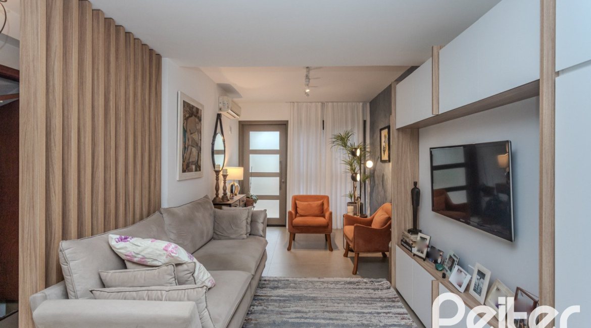 Casa em Condomínio à venda com 159m², 3 dormitórios, 1 suíte, 2 vagas, no bairro Tristeza em PORTO ALEGRE