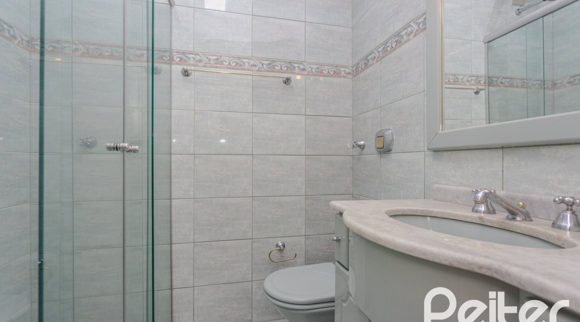 Casa em Condomínio à venda com 159m², 3 dormitórios, 1 suíte, 2 vagas, no bairro Tristeza em PORTO ALEGRE