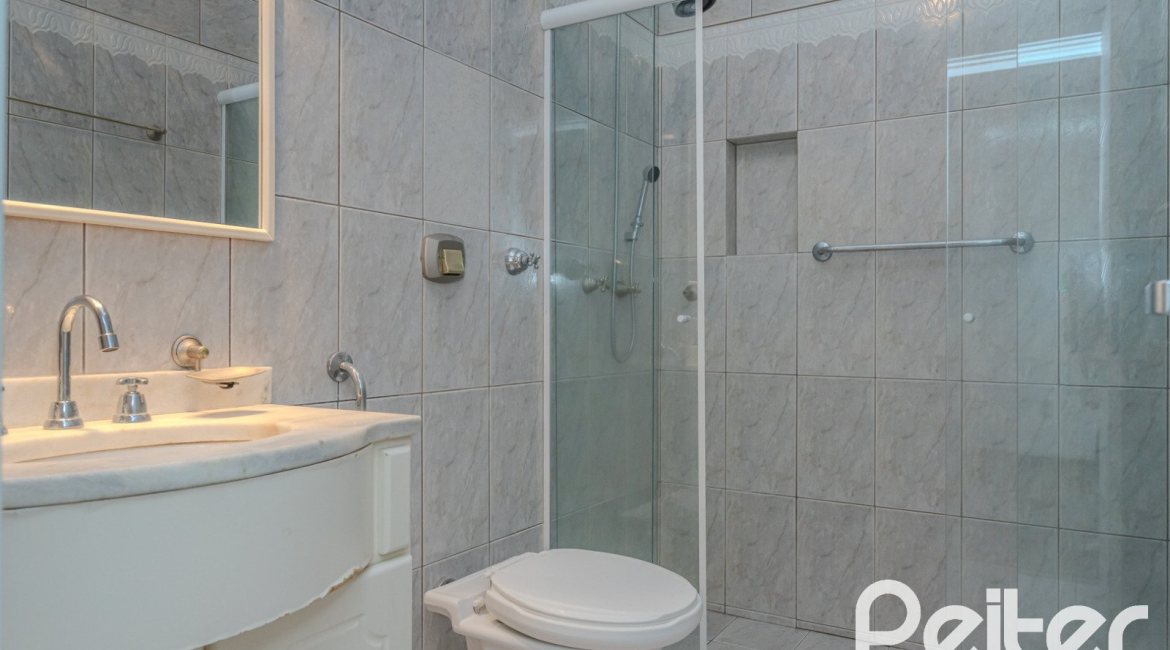 Casa em Condomínio à venda com 159m², 3 dormitórios, 1 suíte, 2 vagas, no bairro Tristeza em PORTO ALEGRE