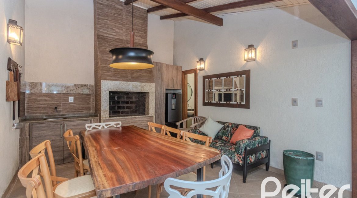 Casa em Condomínio à venda com 159m², 3 dormitórios, 1 suíte, 2 vagas, no bairro Tristeza em PORTO ALEGRE