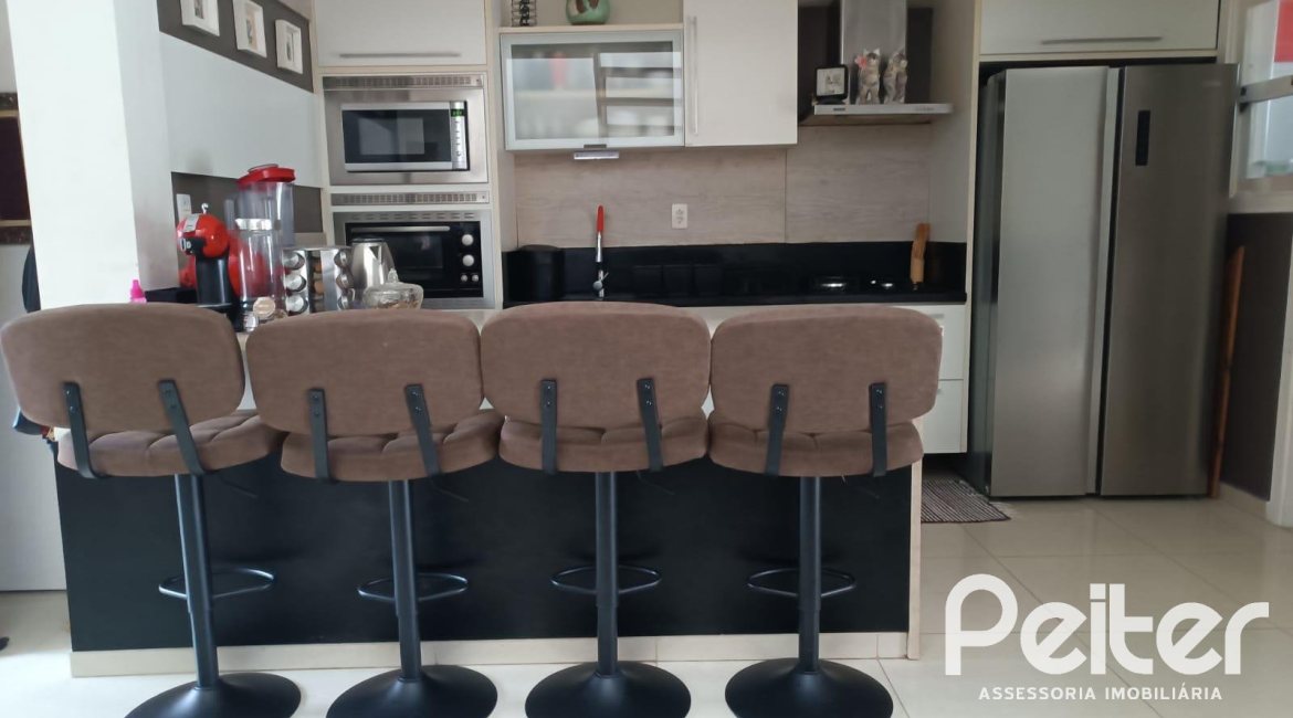 Casa à venda com 139m², 3 dormitórios, 1 suíte, 1 vaga, no bairro Hípica em Porto Alegre