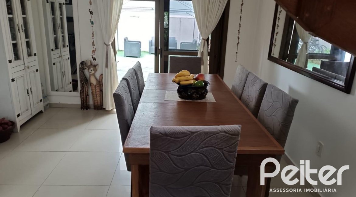 Casa à venda com 139m², 3 dormitórios, 1 suíte, 1 vaga, no bairro Hípica em Porto Alegre