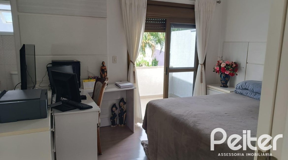 Casa à venda com 139m², 3 dormitórios, 1 suíte, 1 vaga, no bairro Hípica em Porto Alegre