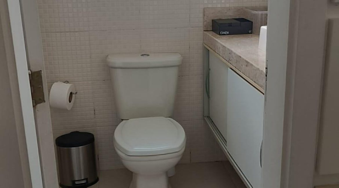 Casa à venda com 139m², 3 dormitórios, 1 suíte, 1 vaga, no bairro Hípica em Porto Alegre