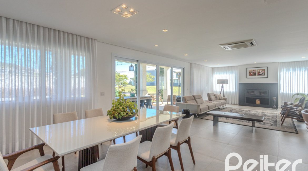 Casa em Condomínio à venda com 441m², 4 dormitórios, 4 suítes, 3 vagas, no bairro Alphaville em PORTO ALEGRE