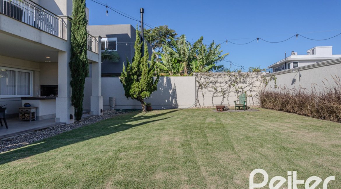 Casa em Condomínio à venda com 441m², 4 dormitórios, 4 suítes, 3 vagas, no bairro Alphaville em PORTO ALEGRE