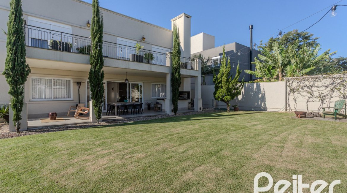 Casa em Condomínio à venda com 441m², 4 dormitórios, 4 suítes, 3 vagas, no bairro Alphaville em PORTO ALEGRE