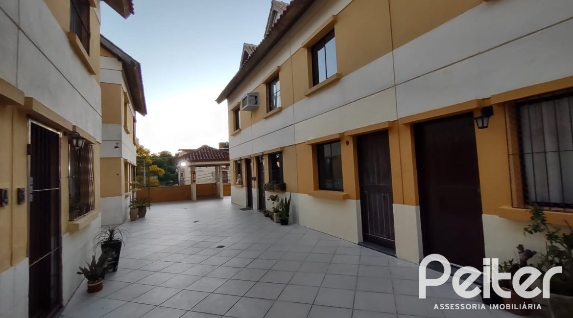 Casa em Condomínio à venda com 89m², 3 dormitórios, 2 vagas, no bairro Santa Tereza em Porto Alegre