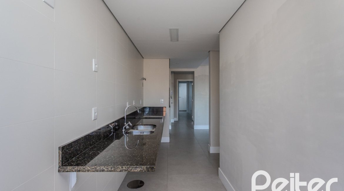 Apartamento à venda com 161m², 3 dormitórios, 3 suítes, 3 vagas, no bairro Cristal em Porto Alegre