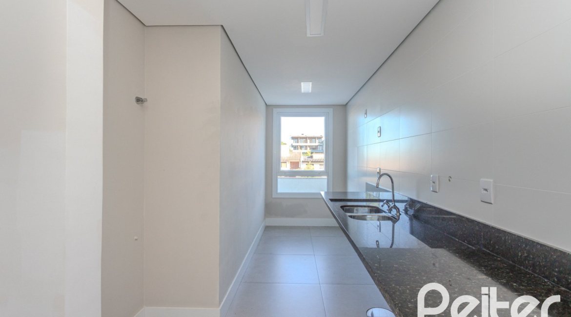 Apartamento à venda com 161m², 3 dormitórios, 3 suítes, 3 vagas, no bairro Cristal em Porto Alegre