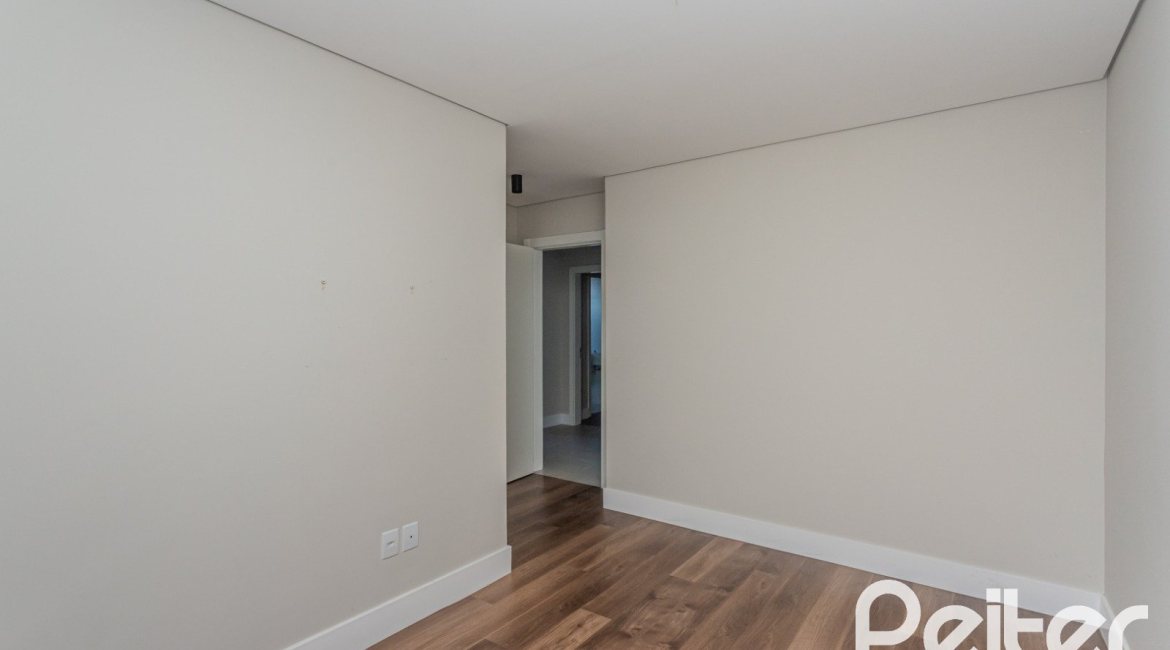 Apartamento à venda com 161m², 3 dormitórios, 3 suítes, 3 vagas, no bairro Cristal em Porto Alegre