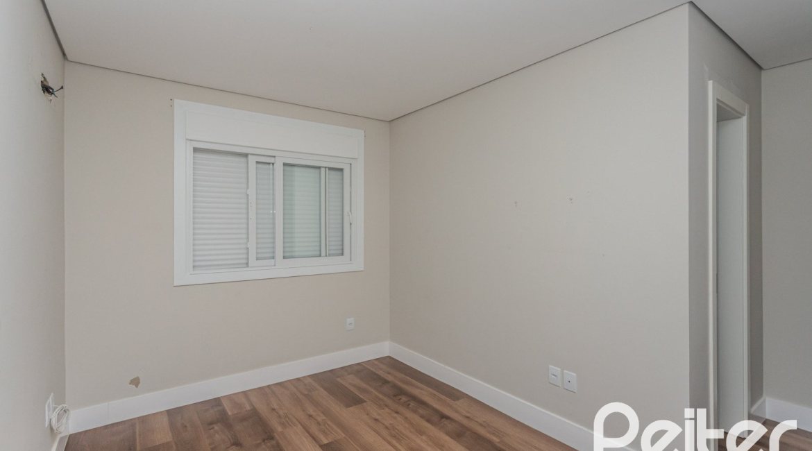 Apartamento à venda com 161m², 3 dormitórios, 3 suítes, 3 vagas, no bairro Cristal em Porto Alegre