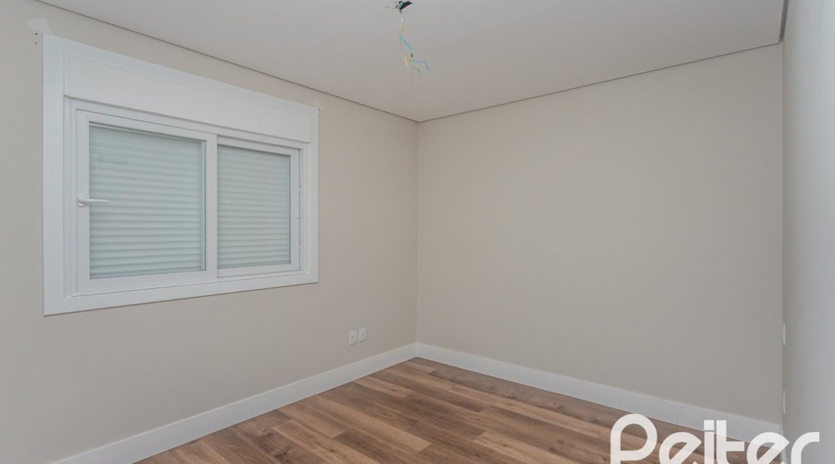 Apartamento à venda com 161m², 3 dormitórios, 3 suítes, 3 vagas, no bairro Cristal em Porto Alegre