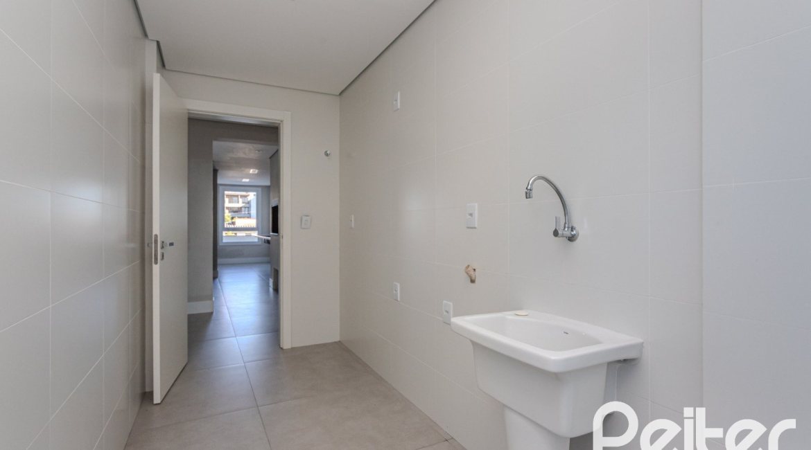 Apartamento à venda com 161m², 3 dormitórios, 3 suítes, 3 vagas, no bairro Cristal em Porto Alegre