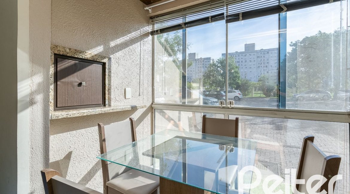Apartamento à venda com 55m², 2 dormitórios, 1 vaga, no bairro Sarandi em Porto Alegre