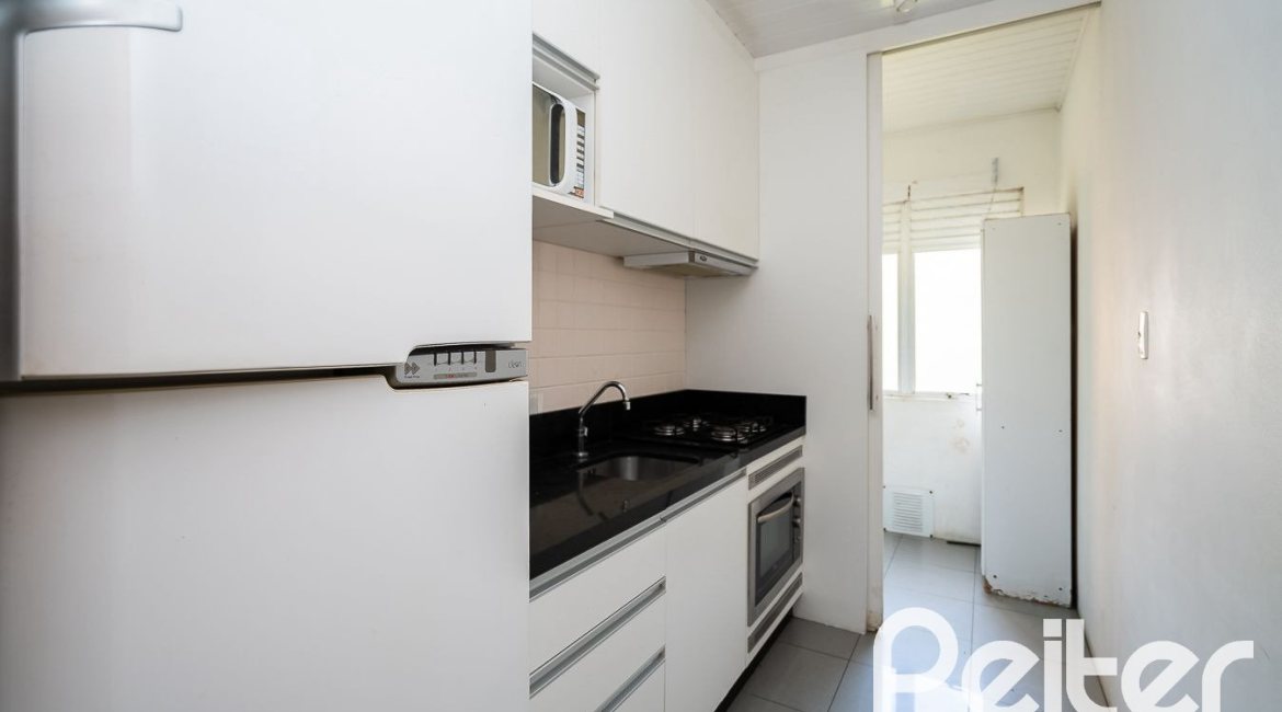 Apartamento à venda com 55m², 2 dormitórios, 1 vaga, no bairro Sarandi em Porto Alegre