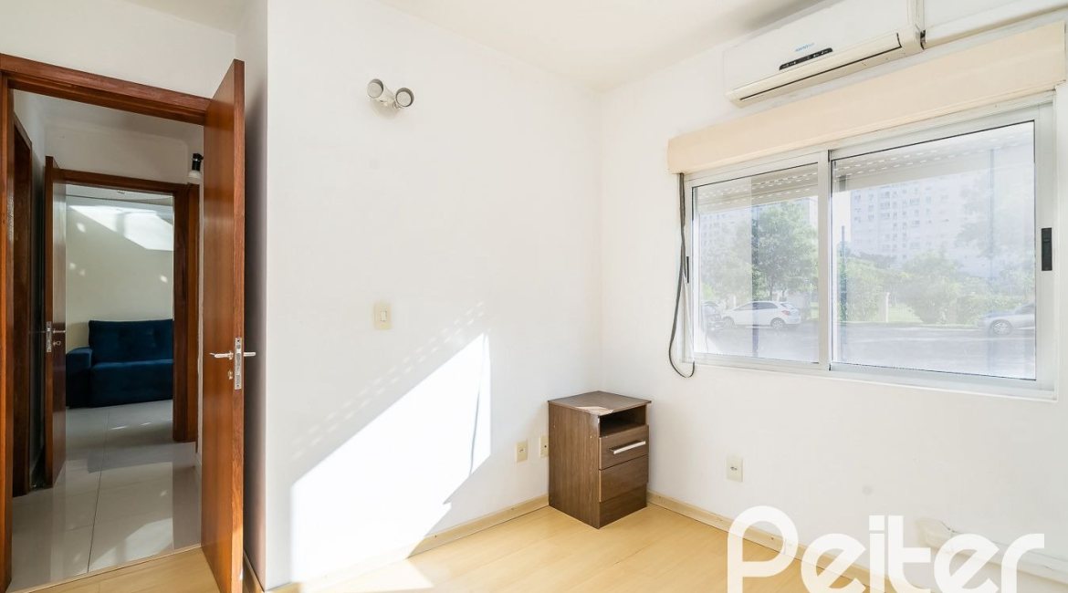 Apartamento à venda com 55m², 2 dormitórios, 1 vaga, no bairro Sarandi em Porto Alegre