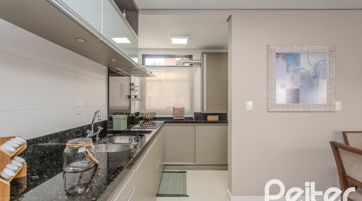 Apartamento à venda com 108m², 3 dormitórios, 1 suíte, 1 vaga, no bairro Tristeza em Porto Alegre