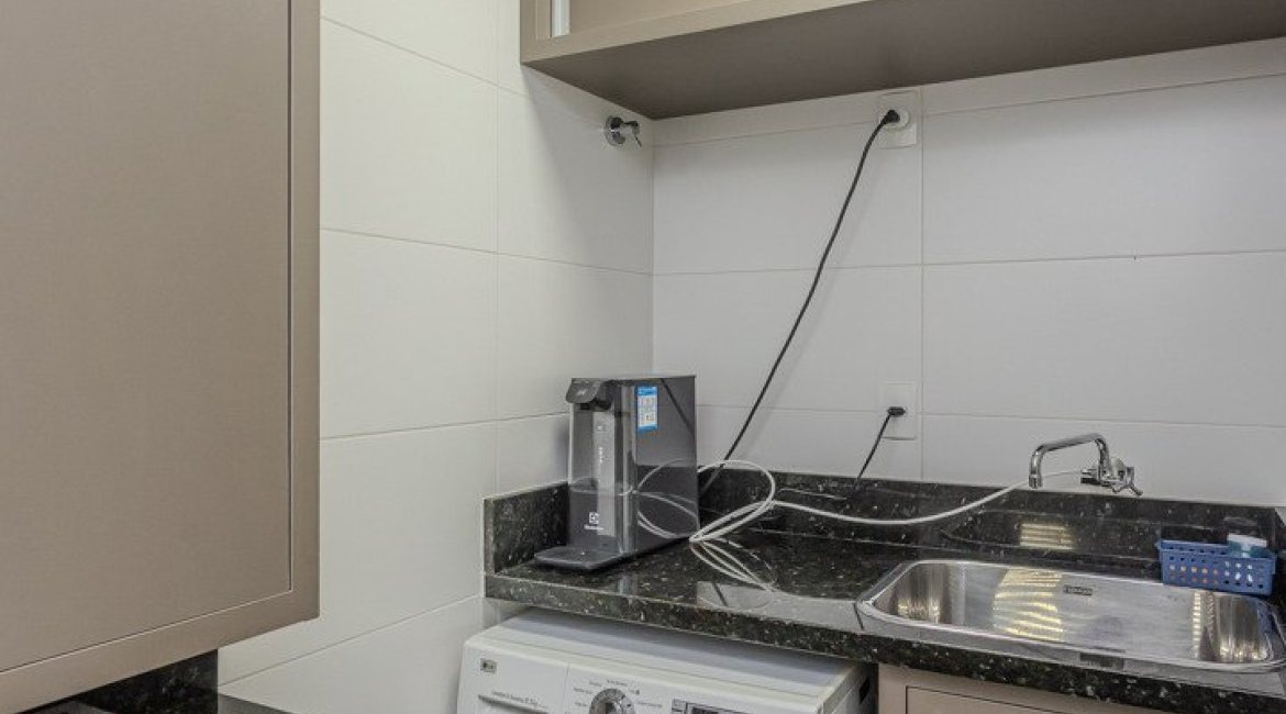 Apartamento à venda com 108m², 3 dormitórios, 1 suíte, 1 vaga, no bairro Tristeza em Porto Alegre