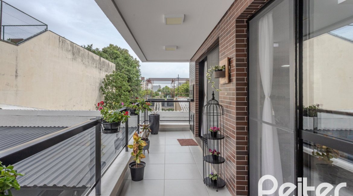 Apartamento à venda com 108m², 3 dormitórios, 1 suíte, 1 vaga, no bairro Tristeza em Porto Alegre