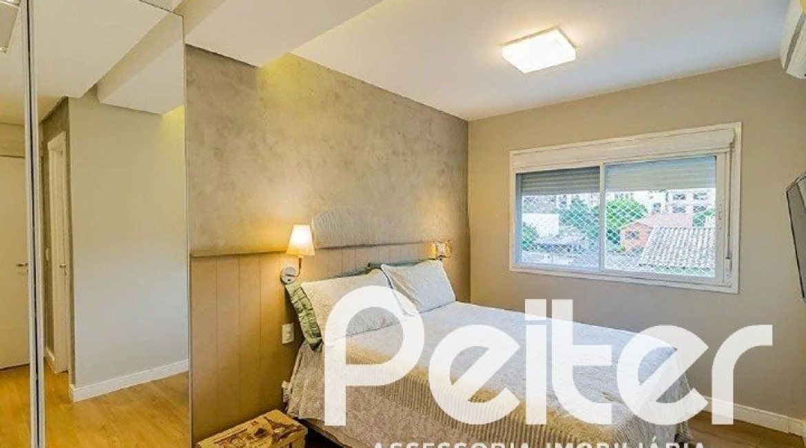 Apartamento à venda com 69m², 2 dormitórios, 1 suíte, 1 vaga, no bairro Tristeza em PORTO ALEGRE