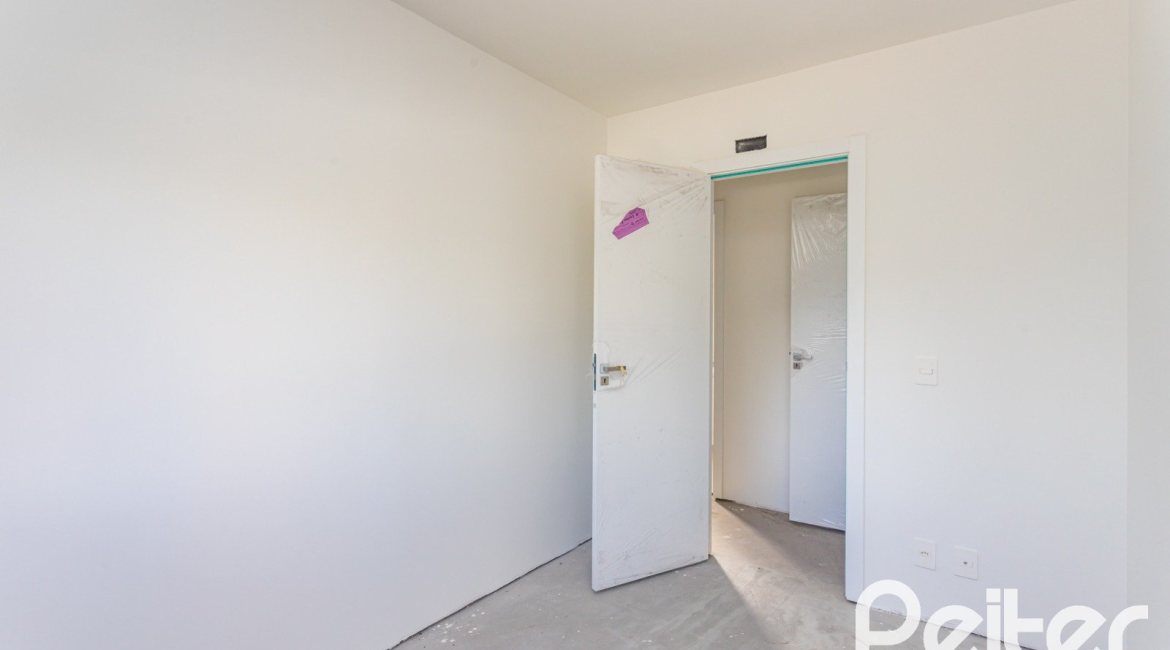 Apartamento à venda com 70m², 2 dormitórios, 1 suíte, 2 vagas, no bairro Tristeza em Porto Alegre
