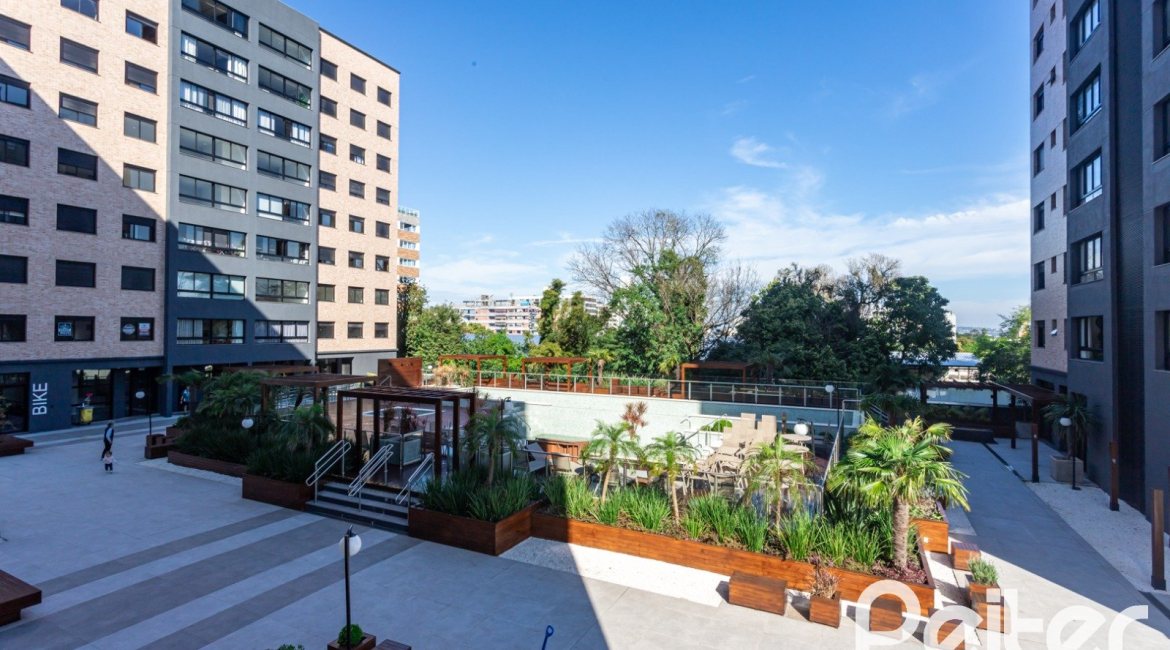 Apartamento à venda com 70m², 2 dormitórios, 1 suíte, 2 vagas, no bairro Tristeza em Porto Alegre