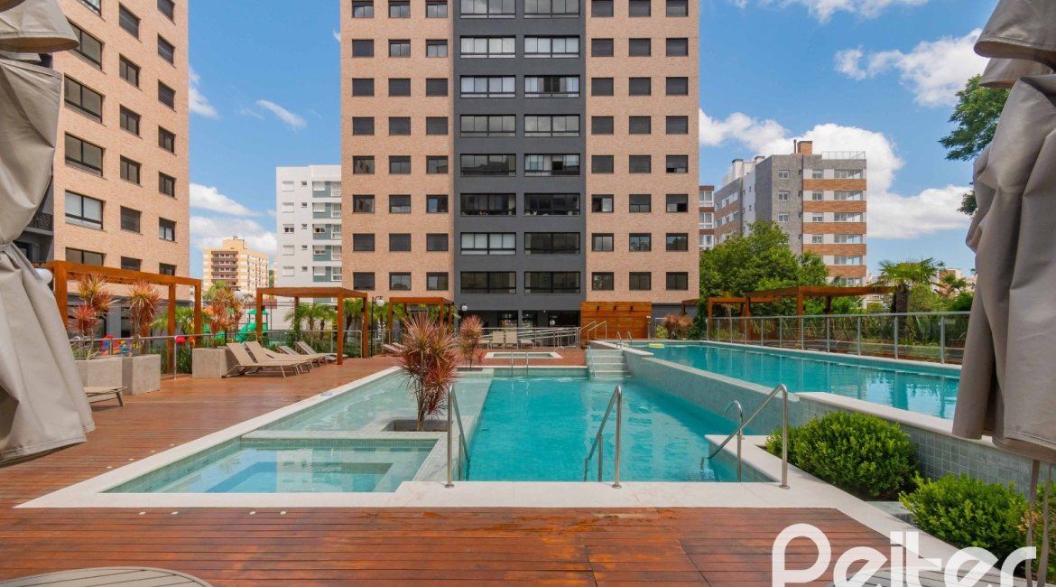 Apartamento à venda com 70m², 2 dormitórios, 1 suíte, 2 vagas, no bairro Tristeza em Porto Alegre