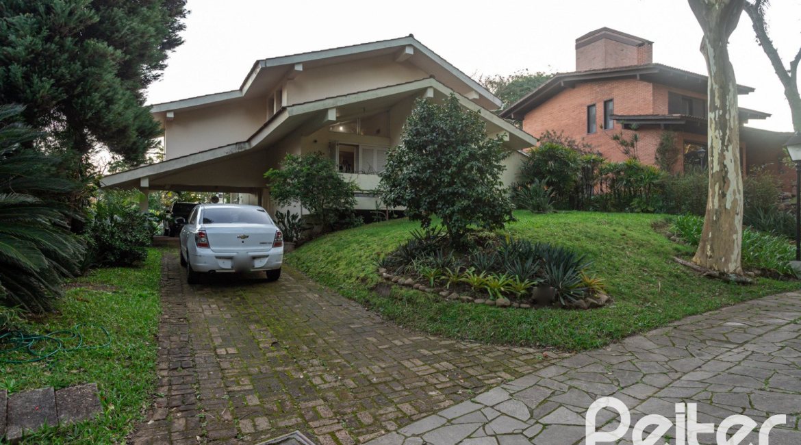 Casa em Condomínio à venda com 363m², 3 dormitórios, 2 suítes, 4 vagas, no bairro Cavalhada em PORTO ALEGRE