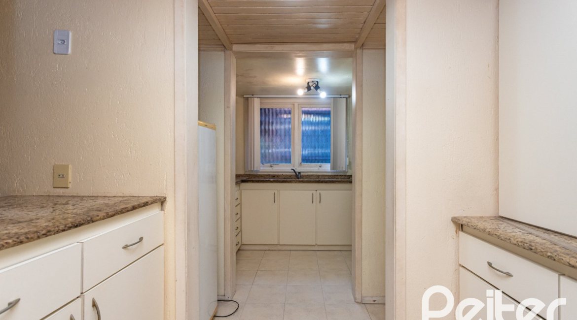 Casa em Condomínio à venda com 363m², 3 dormitórios, 2 suítes, 4 vagas, no bairro Cavalhada em PORTO ALEGRE