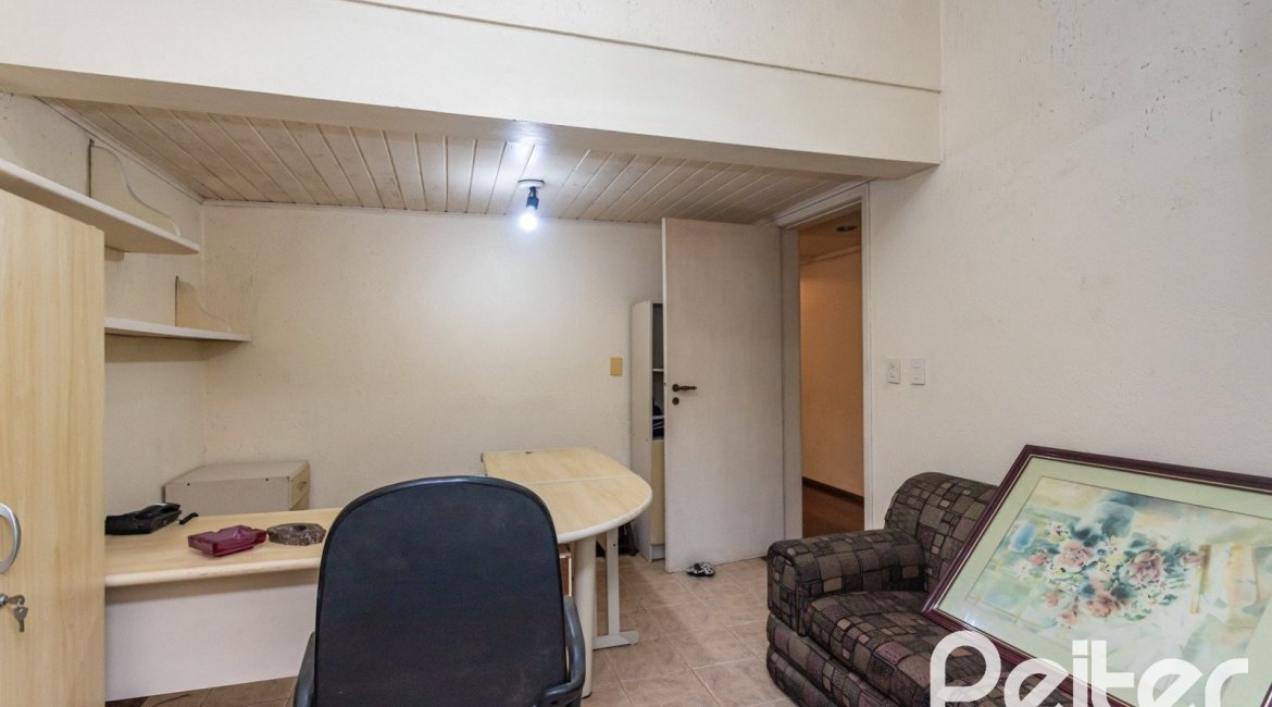 Casa em Condomínio à venda com 363m², 3 dormitórios, 2 suítes, 4 vagas, no bairro Cavalhada em PORTO ALEGRE