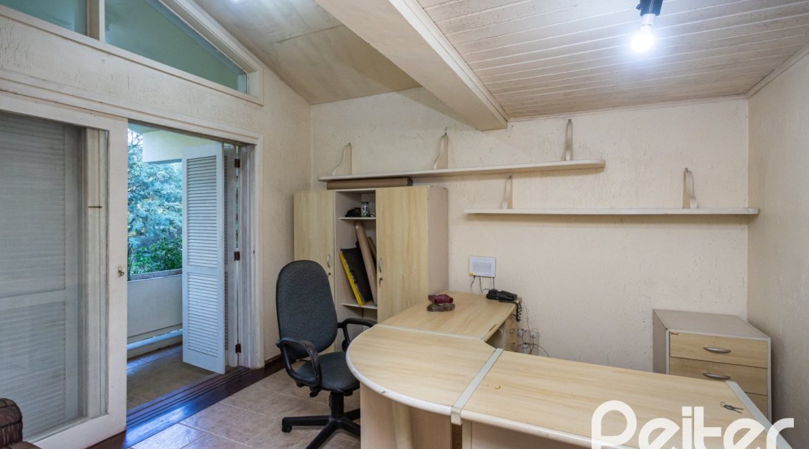 Casa em Condomínio à venda com 363m², 3 dormitórios, 2 suítes, 4 vagas, no bairro Cavalhada em PORTO ALEGRE