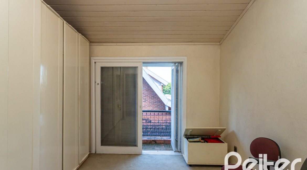 Casa em Condomínio à venda com 363m², 3 dormitórios, 2 suítes, 4 vagas, no bairro Cavalhada em PORTO ALEGRE