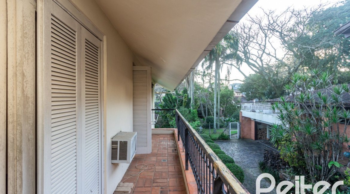 Casa em Condomínio à venda com 363m², 3 dormitórios, 2 suítes, 4 vagas, no bairro Cavalhada em PORTO ALEGRE