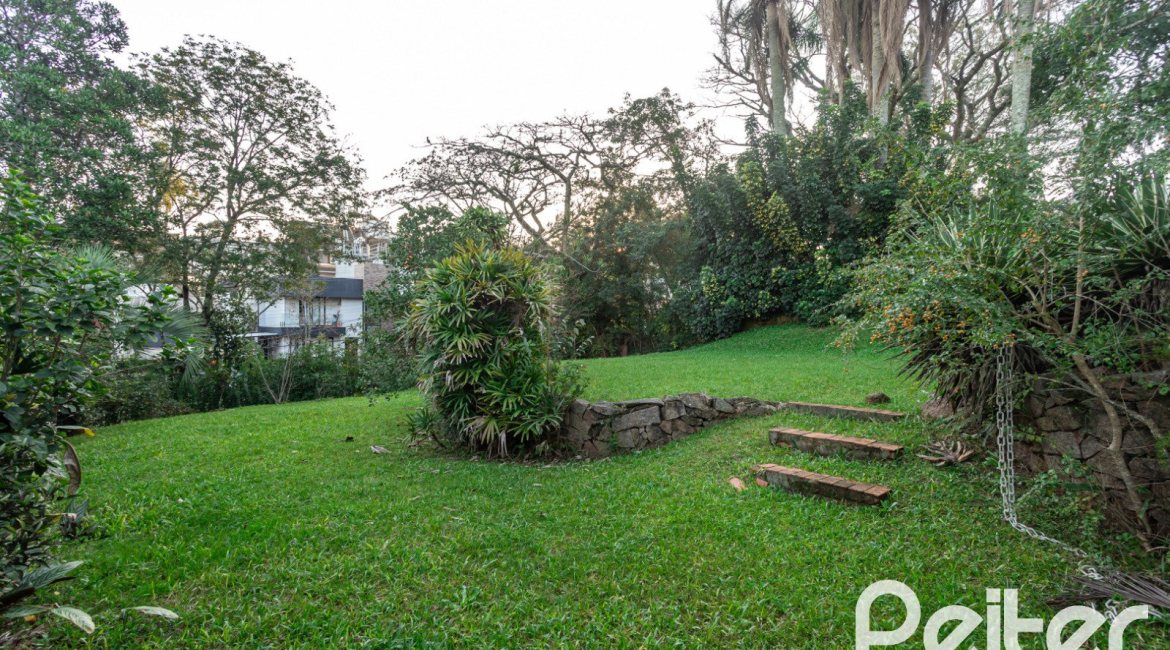 Casa em Condomínio à venda com 363m², 3 dormitórios, 2 suítes, 4 vagas, no bairro Cavalhada em PORTO ALEGRE