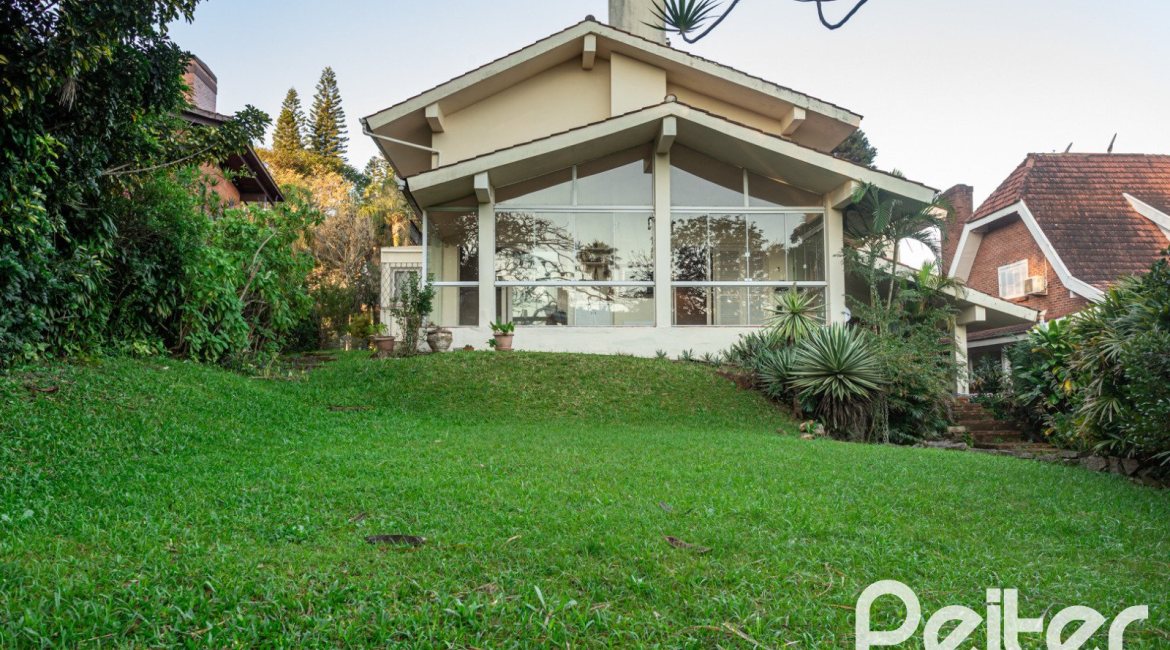 Casa em Condomínio à venda com 363m², 3 dormitórios, 2 suítes, 4 vagas, no bairro Cavalhada em PORTO ALEGRE
