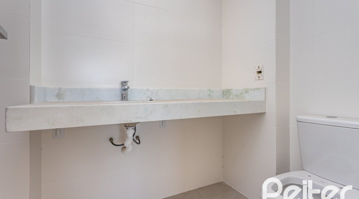 Apartamento à venda com 103m², 3 dormitórios, 3 suítes, 2 vagas, no bairro Tristeza em Porto Alegre