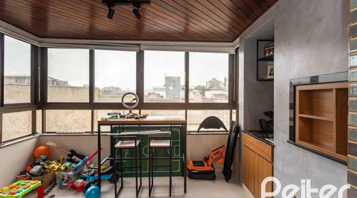 Apartamento à venda com 121m², 3 dormitórios, 1 suíte, 2 vagas, no bairro Tristeza em PORTO ALEGRE