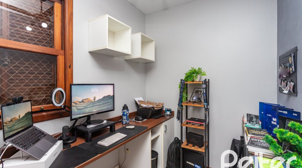 Apartamento à venda com 121m², 3 dormitórios, 1 suíte, 2 vagas, no bairro Tristeza em PORTO ALEGRE