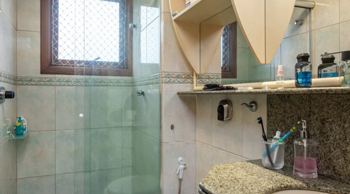 Apartamento à venda com 121m², 3 dormitórios, 1 suíte, 2 vagas, no bairro Tristeza em PORTO ALEGRE