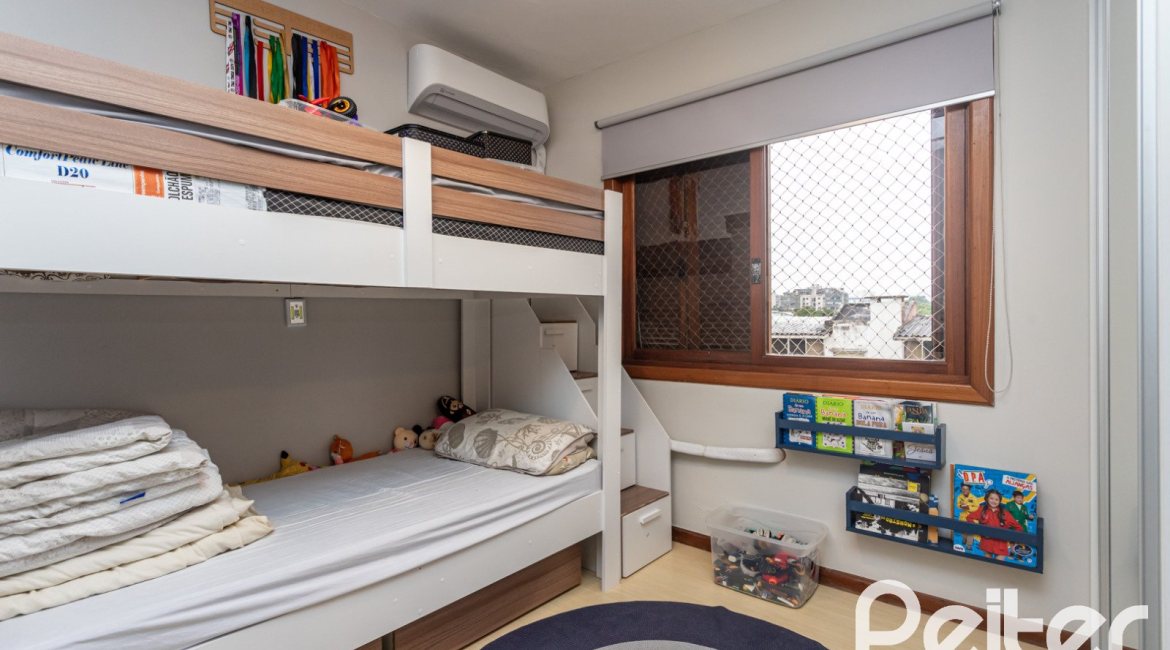 Apartamento à venda com 121m², 3 dormitórios, 1 suíte, 2 vagas, no bairro Tristeza em PORTO ALEGRE