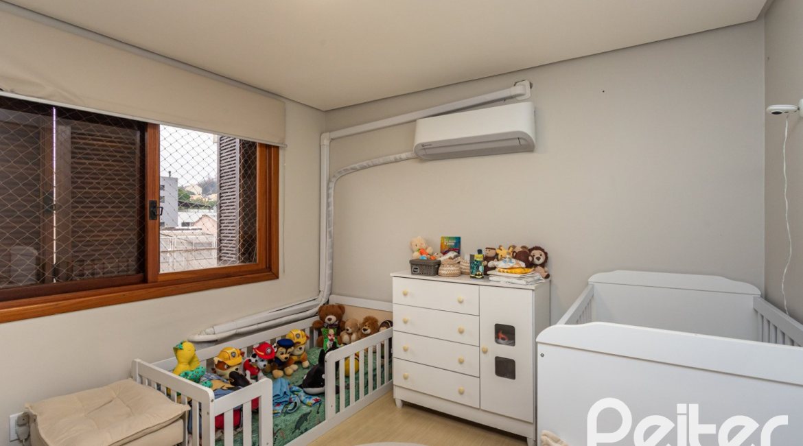 Apartamento à venda com 121m², 3 dormitórios, 1 suíte, 2 vagas, no bairro Tristeza em PORTO ALEGRE