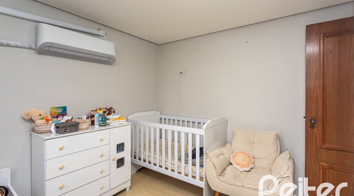 Apartamento à venda com 121m², 3 dormitórios, 1 suíte, 2 vagas, no bairro Tristeza em PORTO ALEGRE
